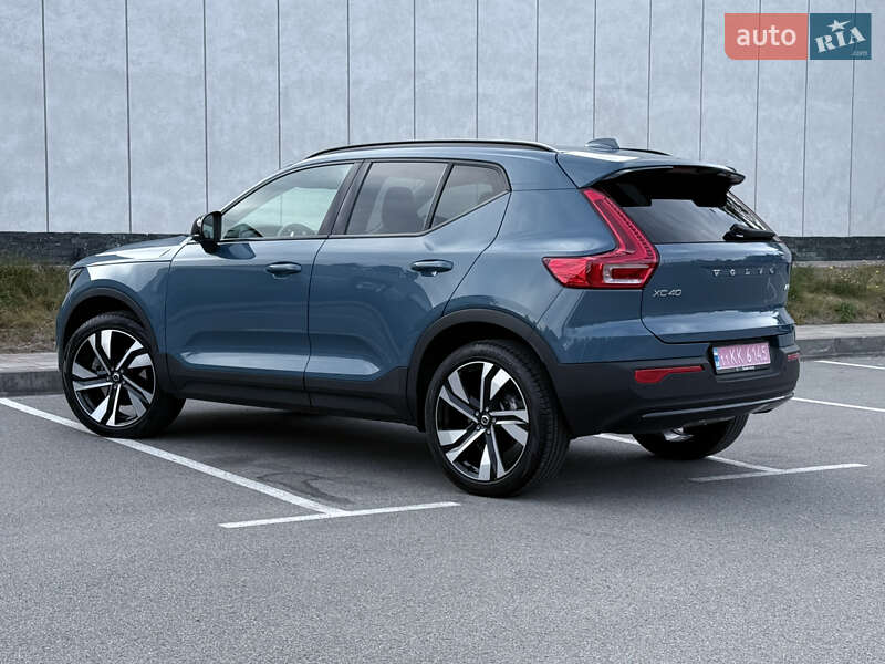 Внедорожник / Кроссовер Volvo XC40 2024 в Киеве