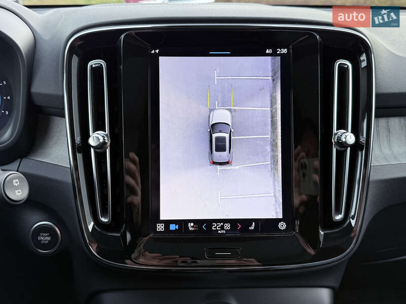 Внедорожник / Кроссовер Volvo XC40 2024 в Киеве