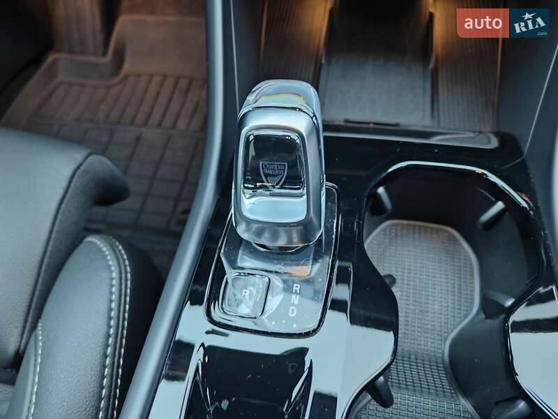 Позашляховик / Кросовер Volvo XC40 2025 в Києві