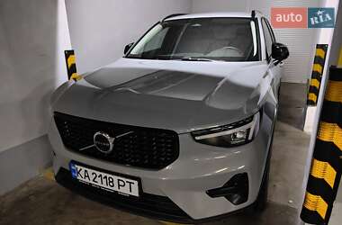 Внедорожник / Кроссовер Volvo XC40 2025 в Киеве