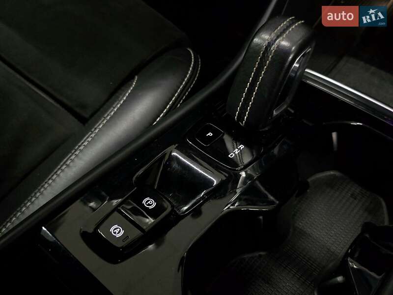 Позашляховик / Кросовер Volvo XC40 2019 в Миколаєві