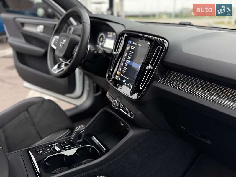 Внедорожник / Кроссовер Volvo XC40 2019 в Днепре фото 31 Внедорожник / Кроссовер Volvo XC40 2019 в Днепре