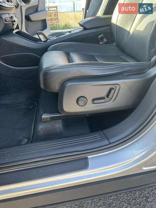 Позашляховик / Кросовер Volvo XC40 2018 в Вишгороді фото 11 Позашляховик / Кросовер Volvo XC40 2018 в Вишгороді