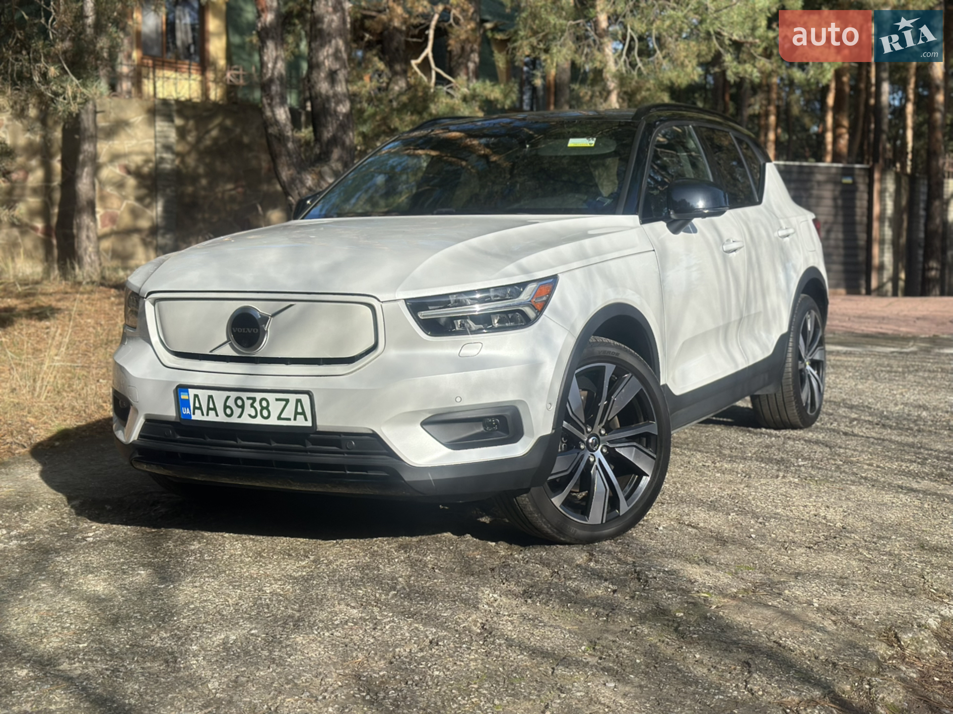 2021 Volvo XC40 - фото 1