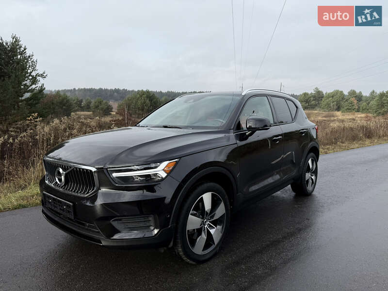 Внедорожник / Кроссовер Volvo XC40 2018 в Новояворовске