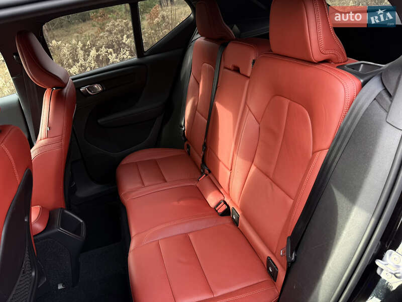 Внедорожник / Кроссовер Volvo XC40 2018 в Новояворовске