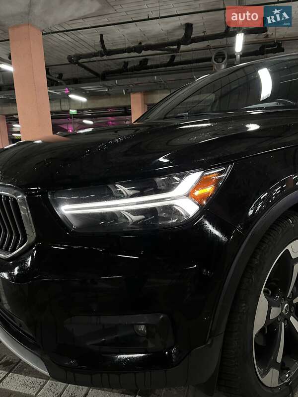 Внедорожник / Кроссовер Volvo XC40 2018 в Киеве