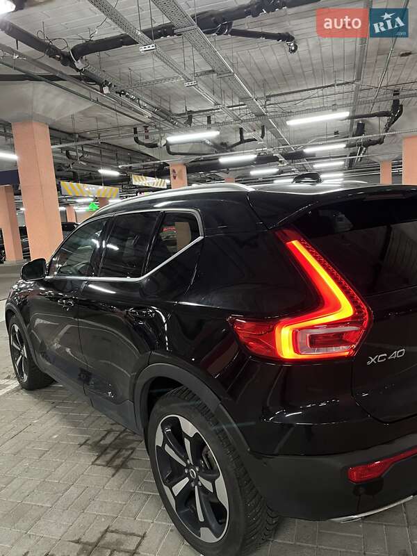 Внедорожник / Кроссовер Volvo XC40 2018 в Киеве