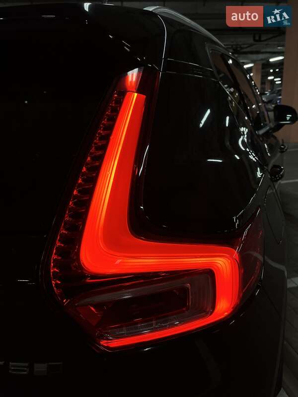 Внедорожник / Кроссовер Volvo XC40 2018 в Киеве