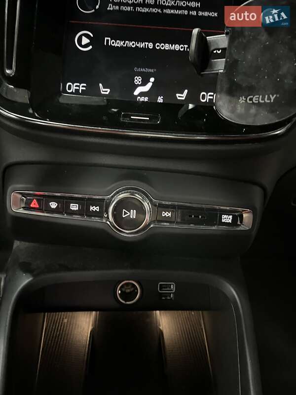 Внедорожник / Кроссовер Volvo XC40 2018 в Киеве