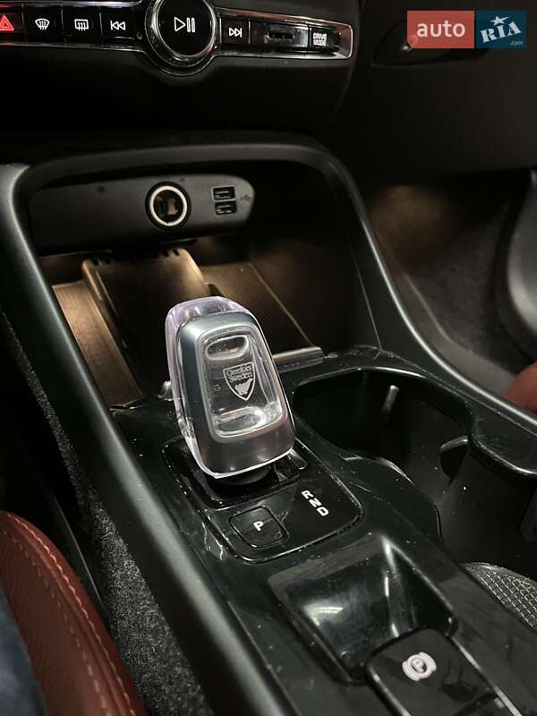 Внедорожник / Кроссовер Volvo XC40 2018 в Киеве