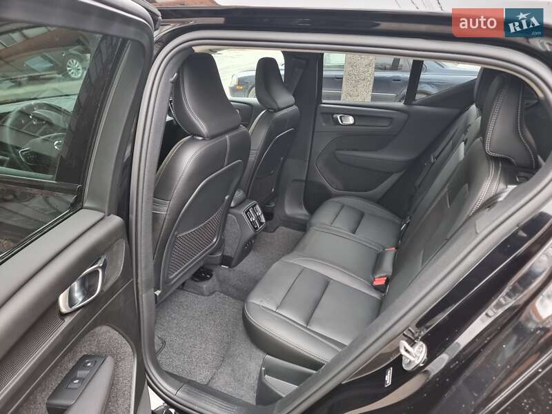 Позашляховик / Кросовер Volvo XC40 2024 в Полтаві