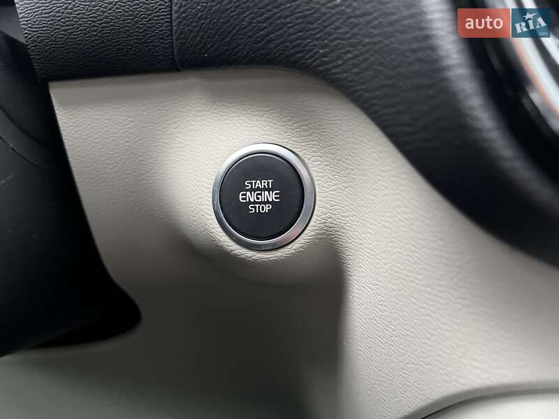 Внедорожник / Кроссовер Volvo XC40 2018 в Киеве