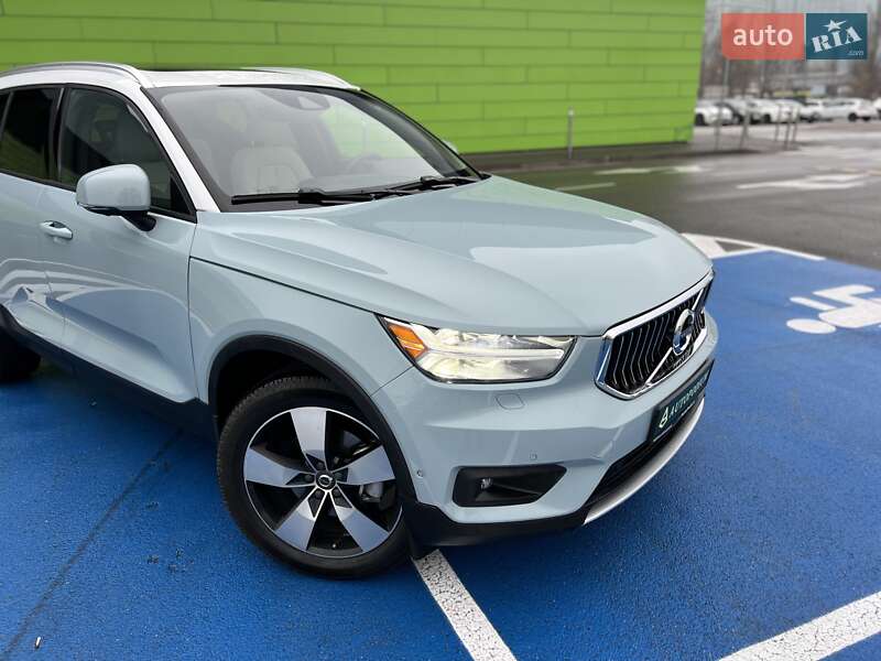 Внедорожник / Кроссовер Volvo XC40 2018 в Киеве
