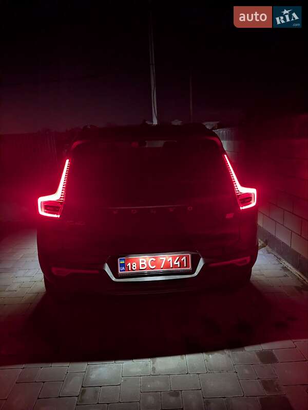 Внедорожник / Кроссовер Volvo XC40 2021 в Ровно