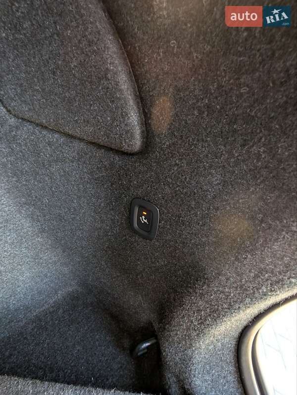 Внедорожник / Кроссовер Volvo XC40 2021 в Ровно