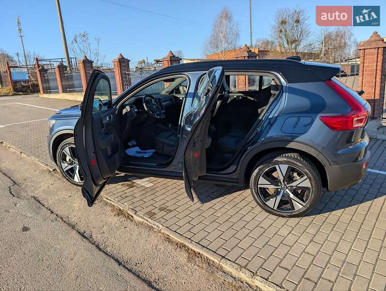 Внедорожник / Кроссовер Volvo XC40 2021 в Ровно