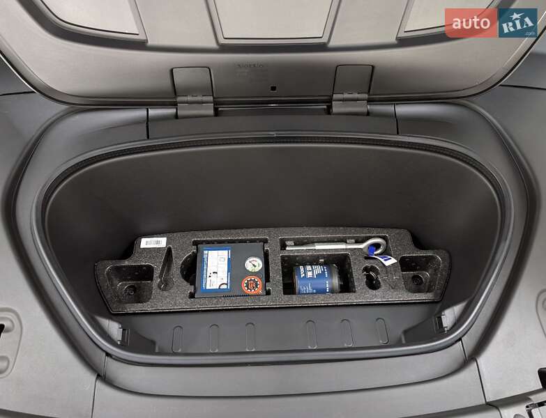 Внедорожник / Кроссовер Volvo XC40 2021 в Ровно