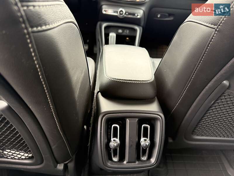 Внедорожник / Кроссовер Volvo XC40 2019 в Львове фото 17 Внедорожник / Кроссовер Volvo XC40 2019 в Львове