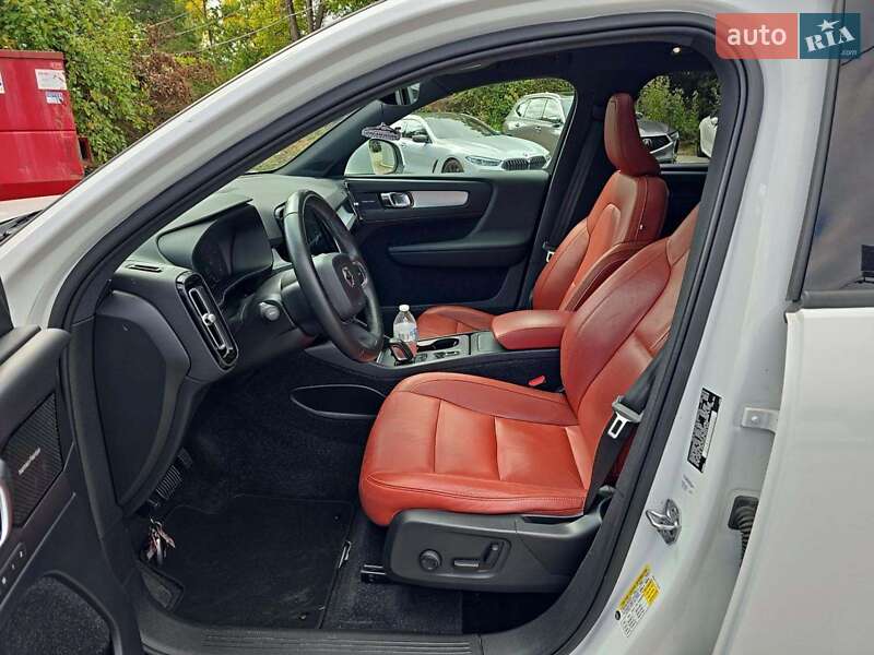 Позашляховик / Кросовер Volvo XC40 2019 в Львові