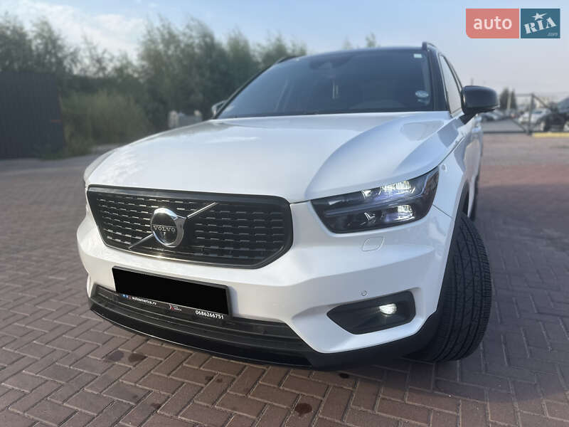 Внедорожник / Кроссовер Volvo XC40 2019 в Ровно