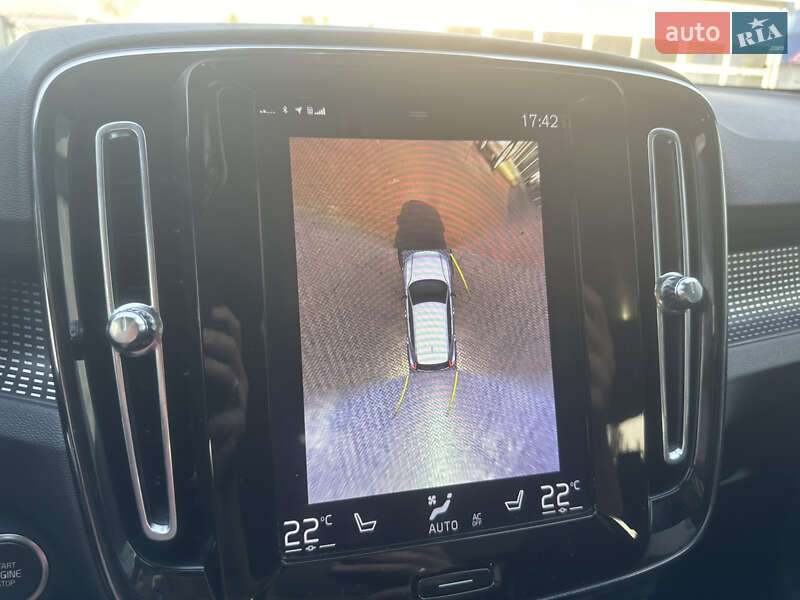 Внедорожник / Кроссовер Volvo XC40 2019 в Ровно