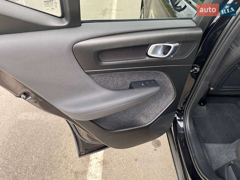 Внедорожник / Кроссовер Volvo XC40 2023 в Ровно фото 44 Внедорожник / Кроссовер Volvo XC40 2023 в Ровно