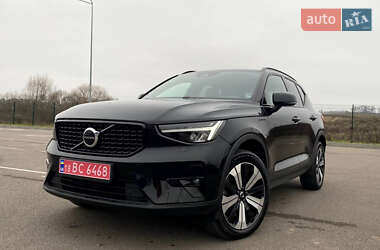 Внедорожник / Кроссовер Volvo XC40 2023 в Ровно