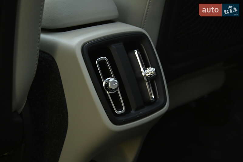 Внедорожник / Кроссовер Volvo XC40 2024 в Бердичеве фото 52 Внедорожник / Кроссовер Volvo XC40 2024 в Бердичеве