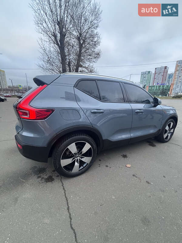 Внедорожник / Кроссовер Volvo XC40 2020 в Киеве
