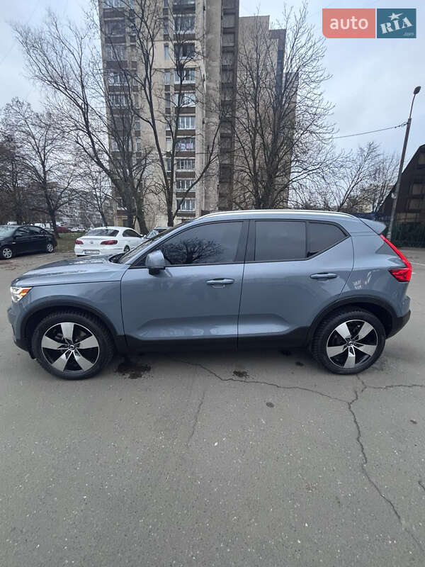 Внедорожник / Кроссовер Volvo XC40 2020 в Киеве