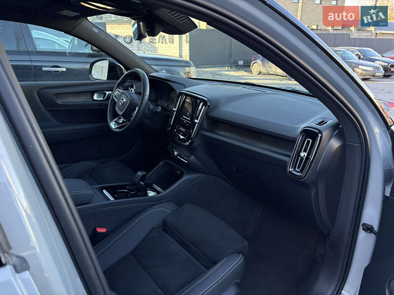 Внедорожник / Кроссовер Volvo XC40 2024 в Ровно