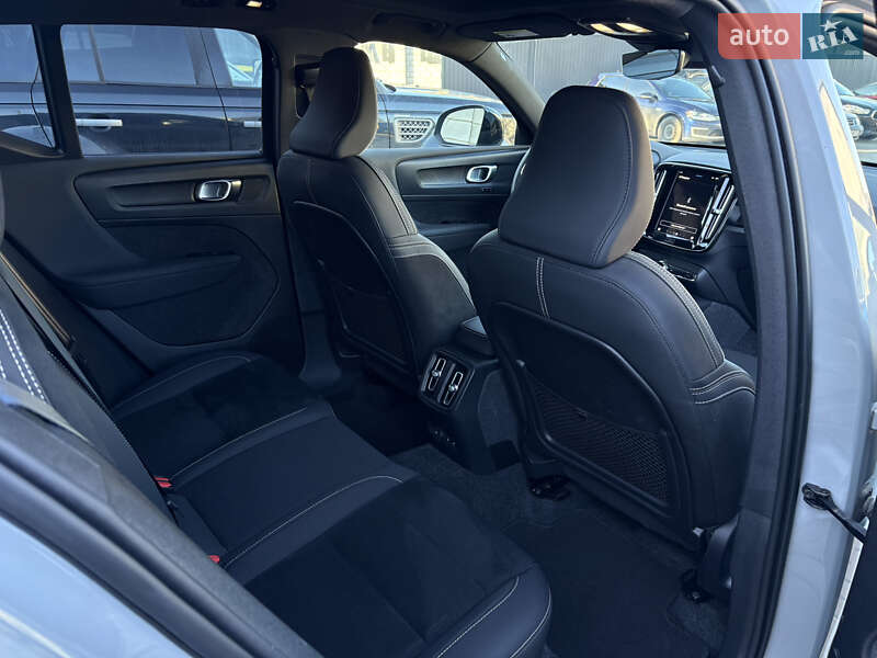 Внедорожник / Кроссовер Volvo XC40 2024 в Ровно