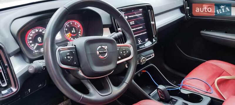 Позашляховик / Кросовер Volvo XC40 2019 в Києві