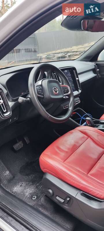 Позашляховик / Кросовер Volvo XC40 2019 в Києві