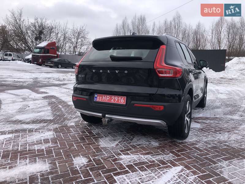 Внедорожник / Кроссовер Volvo XC40 2020 в Ровно