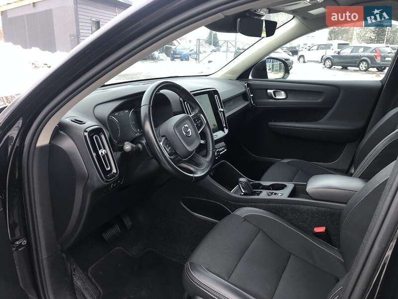 Внедорожник / Кроссовер Volvo XC40 2020 в Ровно