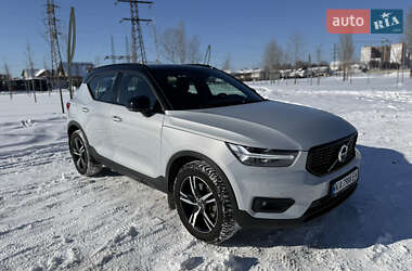 Внедорожник / Кроссовер Volvo XC40 2021 в Буче