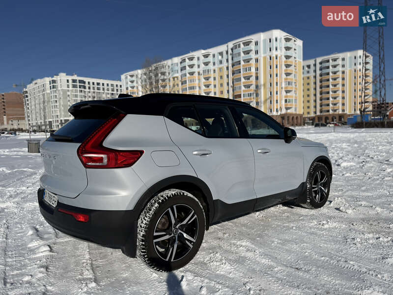 Позашляховик / Кросовер Volvo XC40 2021 в Бучі
