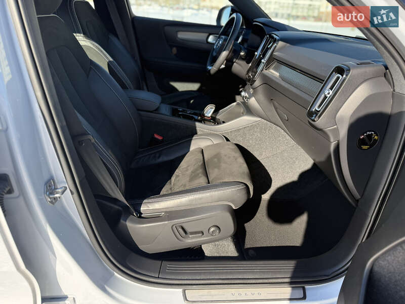 Позашляховик / Кросовер Volvo XC40 2021 в Бучі