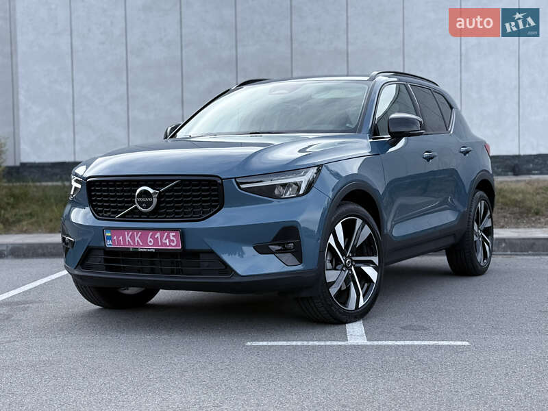 Внедорожник / Кроссовер Volvo XC40 2024 в Киеве