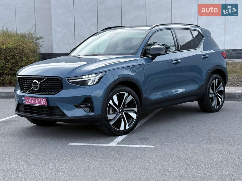 Внедорожник / Кроссовер Volvo XC40 2024 в Киеве