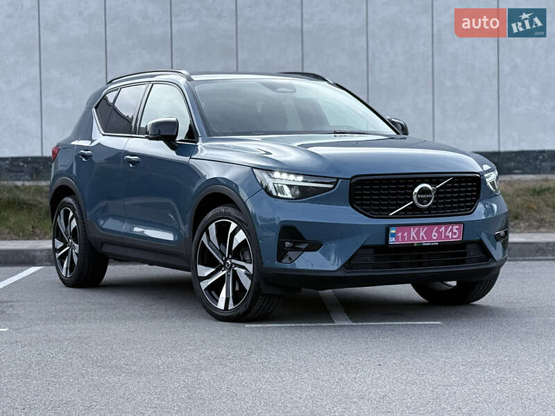 Внедорожник / Кроссовер Volvo XC40 2024 в Киеве