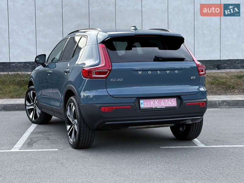 Внедорожник / Кроссовер Volvo XC40 2024 в Киеве