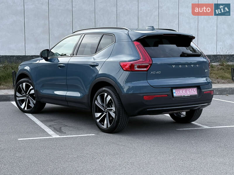 Внедорожник / Кроссовер Volvo XC40 2024 в Киеве