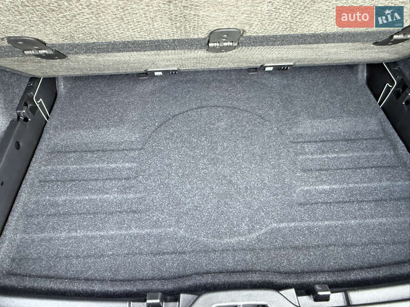 Внедорожник / Кроссовер Volvo XC40 2024 в Киеве