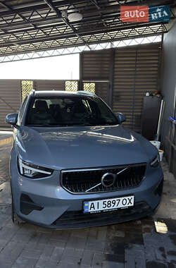Внедорожник / Кроссовер Volvo XC40 2022 в Киеве