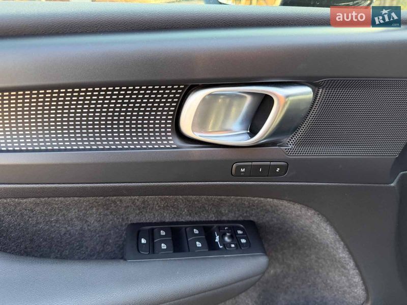 Позашляховик / Кросовер Volvo XC40 2022 в Києві фото 15 Позашляховик / Кросовер Volvo XC40 2022 в Києві