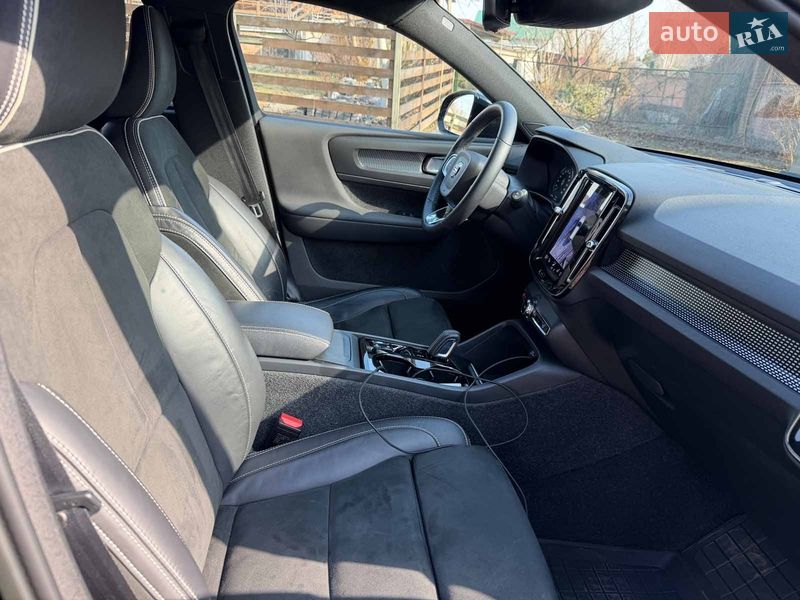 Позашляховик / Кросовер Volvo XC40 2022 в Києві фото 27 Позашляховик / Кросовер Volvo XC40 2022 в Києві