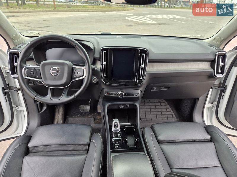 Позашляховик / Кросовер Volvo XC40 2020 в Києві